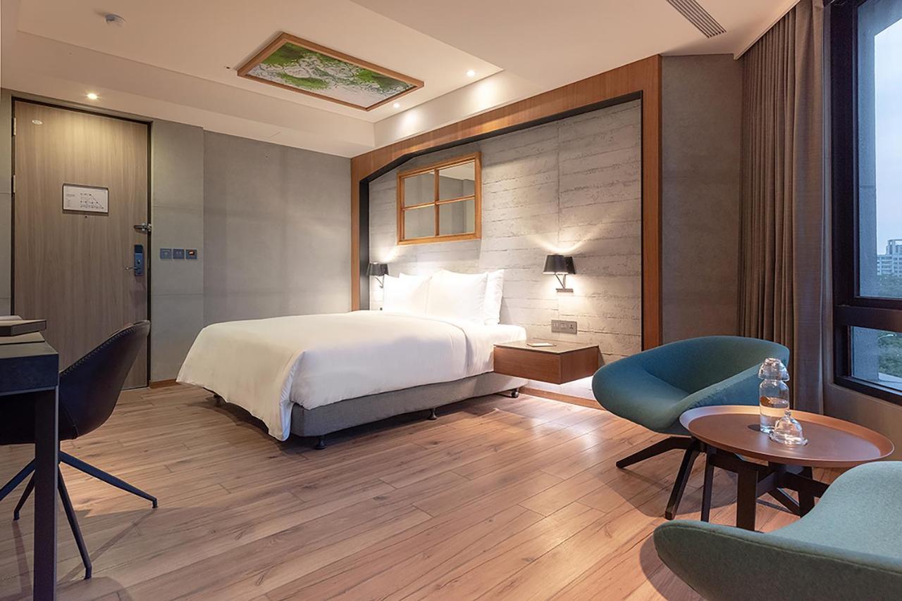 Brio Hotel Каосюн Екстериор снимка