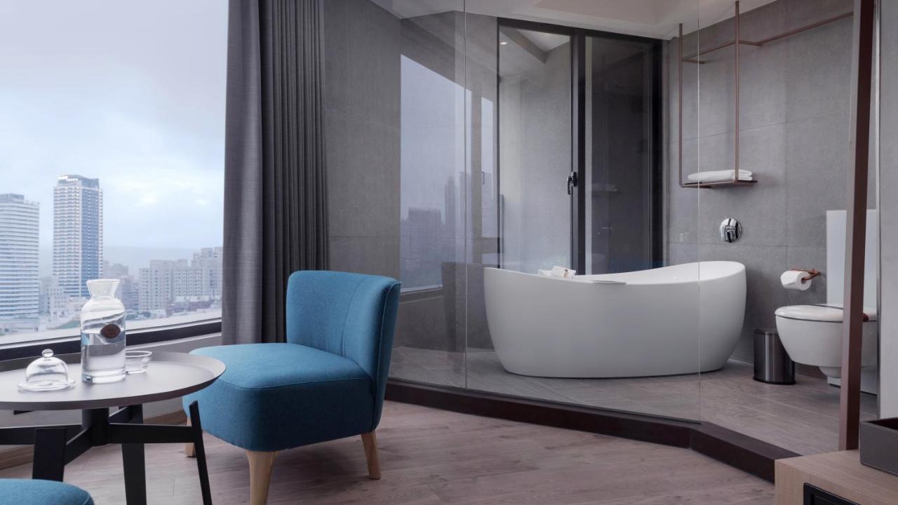 Brio Hotel Каосюн Екстериор снимка