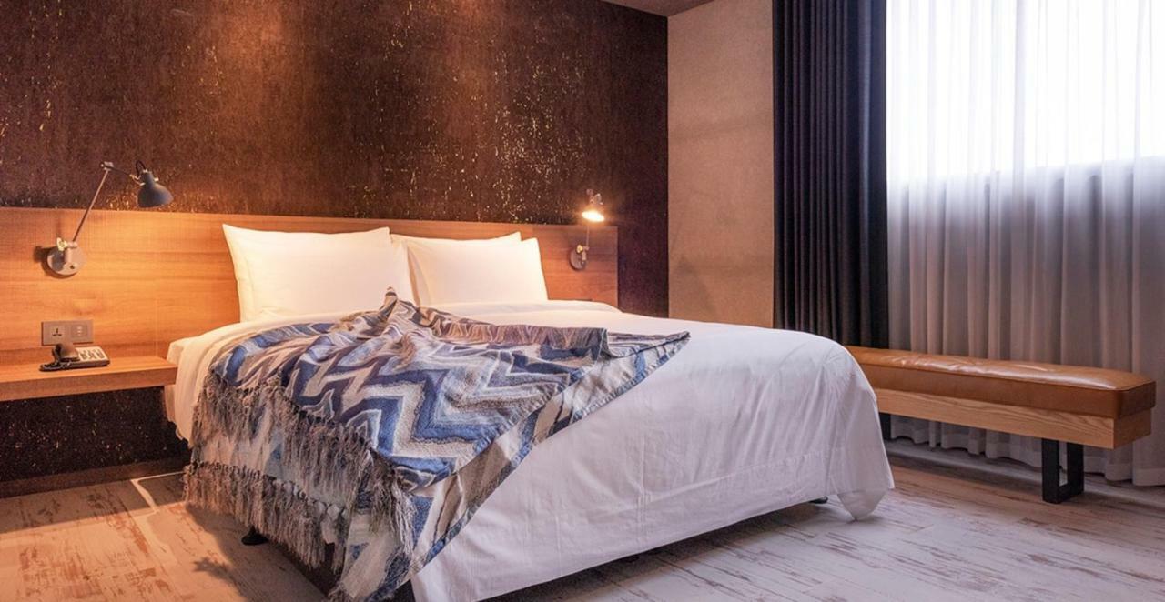 Brio Hotel Каосюн Екстериор снимка